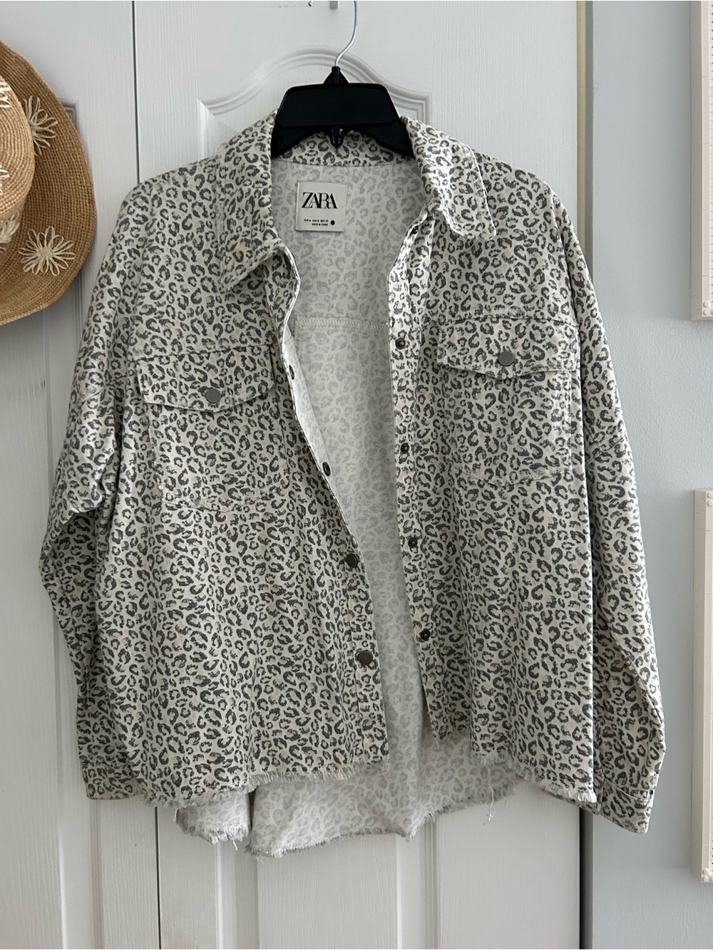 ZARA Women's Grey Leopard Print Overshirt Jacket